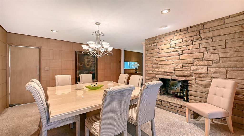 Activo con contrato: $999,000 (5 camas, 3 baños, 3470 Pies cuadrados)