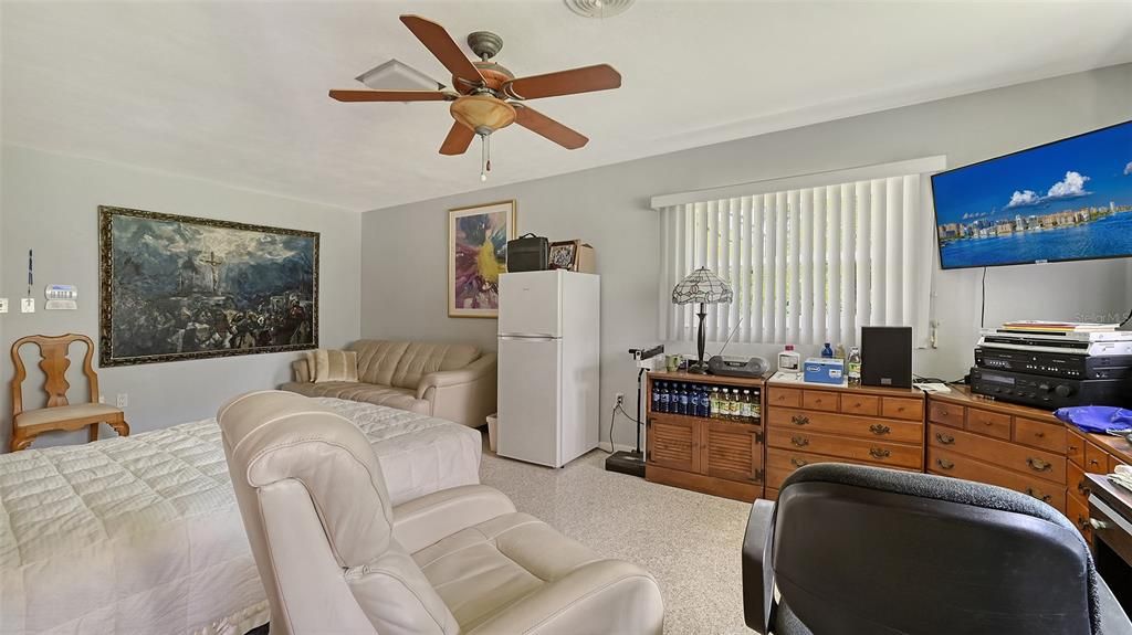 Activo con contrato: $999,000 (5 camas, 3 baños, 3470 Pies cuadrados)