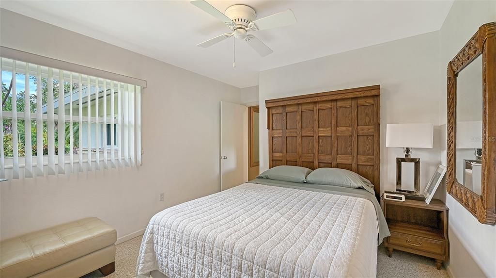 Activo con contrato: $999,000 (5 camas, 3 baños, 3470 Pies cuadrados)