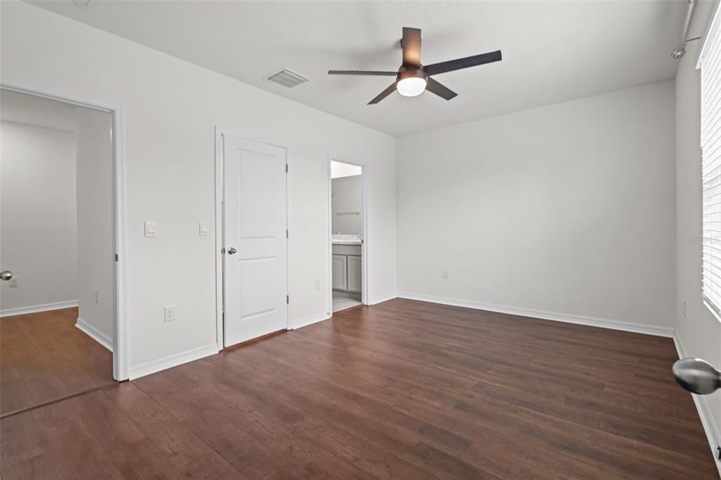 Activo con contrato: $299,900 (3 camas, 2 baños, 1673 Pies cuadrados)