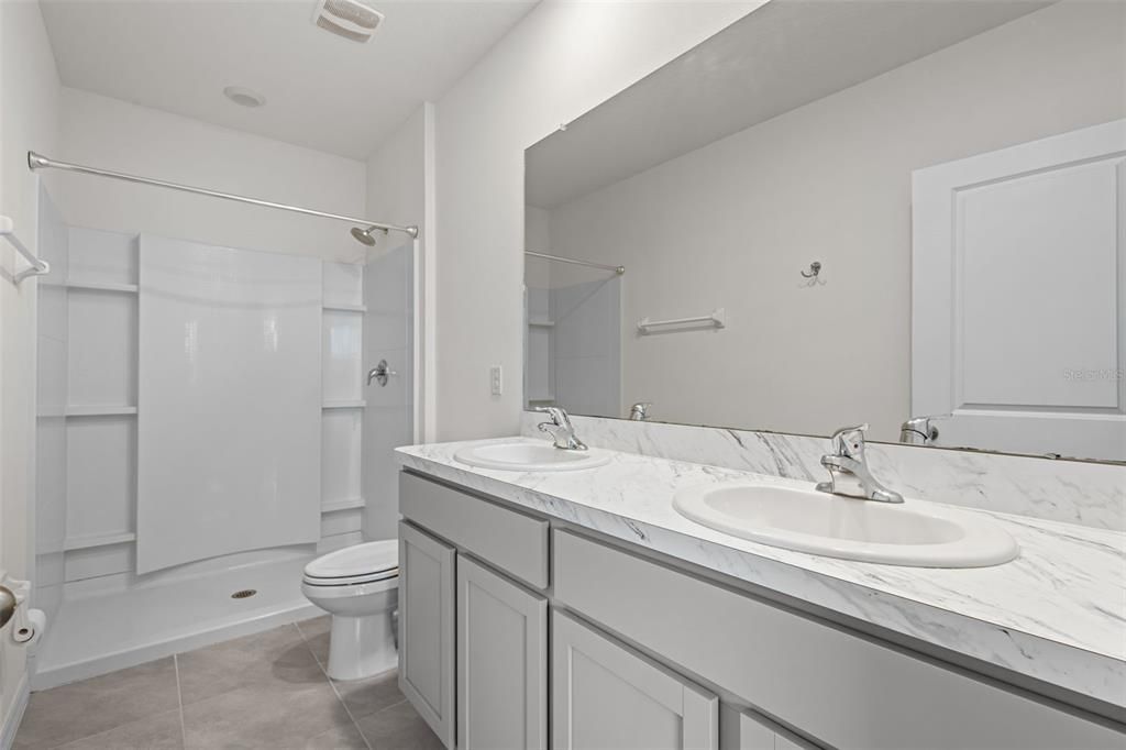 Activo con contrato: $299,900 (3 camas, 2 baños, 1673 Pies cuadrados)