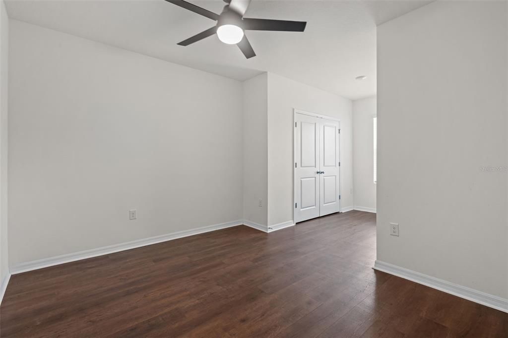 Activo con contrato: $299,900 (3 camas, 2 baños, 1673 Pies cuadrados)