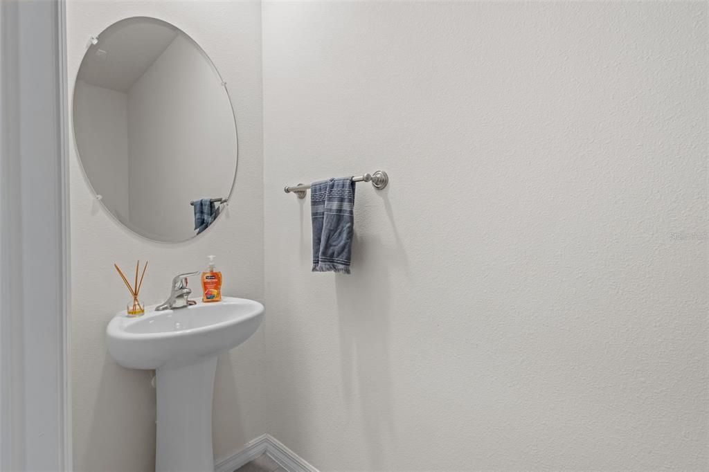 Activo con contrato: $299,900 (3 camas, 2 baños, 1673 Pies cuadrados)