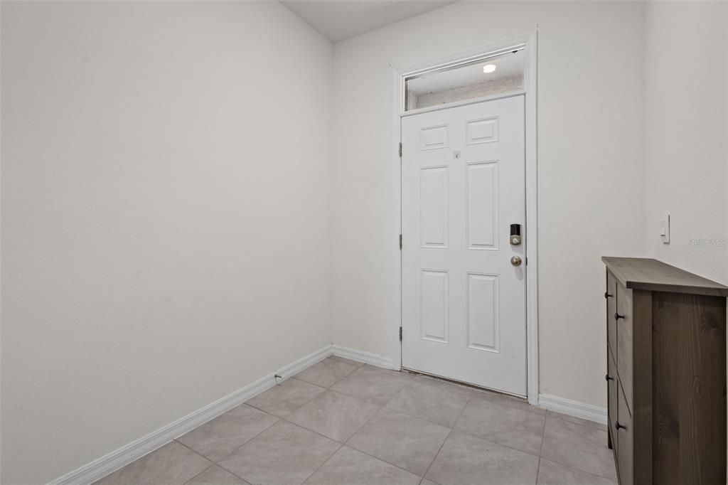 Activo con contrato: $299,900 (3 camas, 2 baños, 1673 Pies cuadrados)
