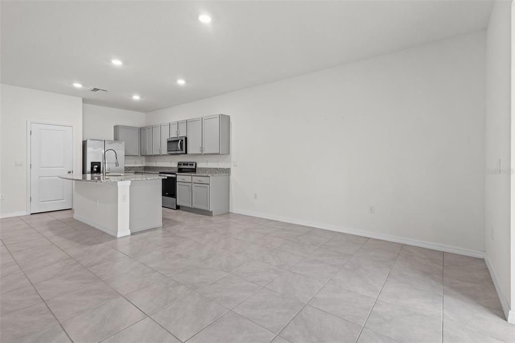 Activo con contrato: $299,900 (3 camas, 2 baños, 1673 Pies cuadrados)