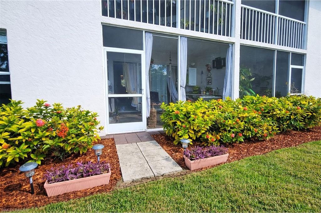 For Rent: $1,900 (2 beds, 2 baths, 1300 Square Feet)
