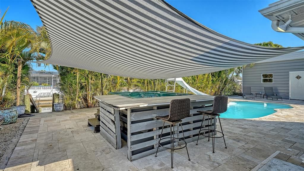 Active With Contract: $325,000 (2 beds, 1 baths, 908 Square Feet)