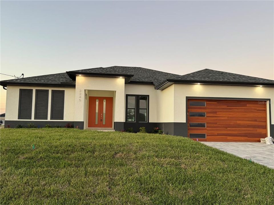 Activo con contrato: $379,900 (3 camas, 2 baños, 1715 Pies cuadrados)