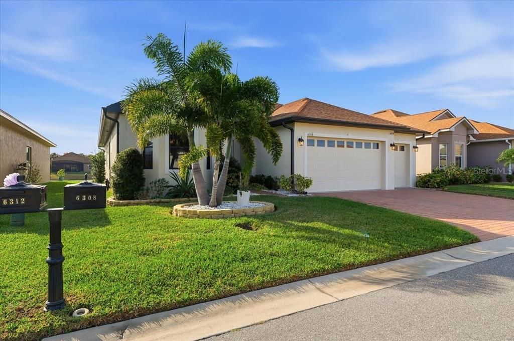 Activo con contrato: $439,000 (3 camas, 2 baños, 2045 Pies cuadrados)