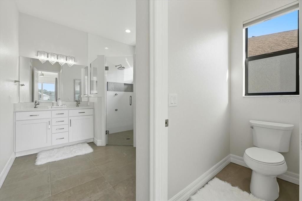 Activo con contrato: $439,000 (3 camas, 2 baños, 2045 Pies cuadrados)