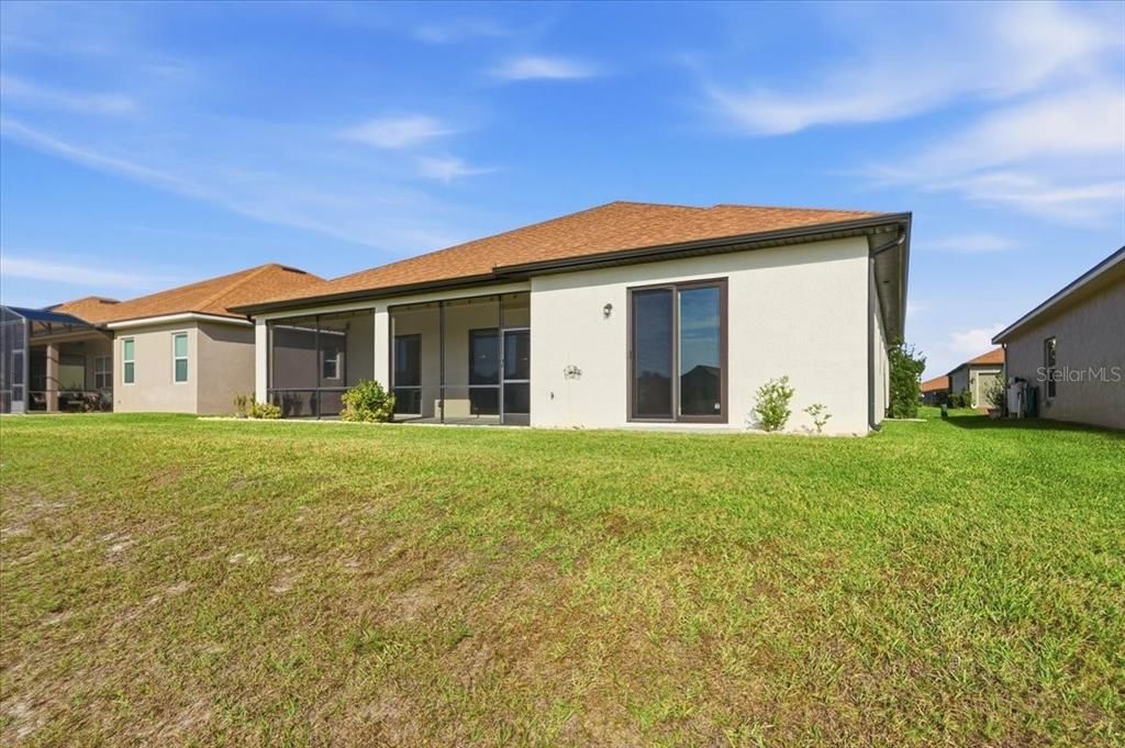 Activo con contrato: $439,000 (3 camas, 2 baños, 2045 Pies cuadrados)