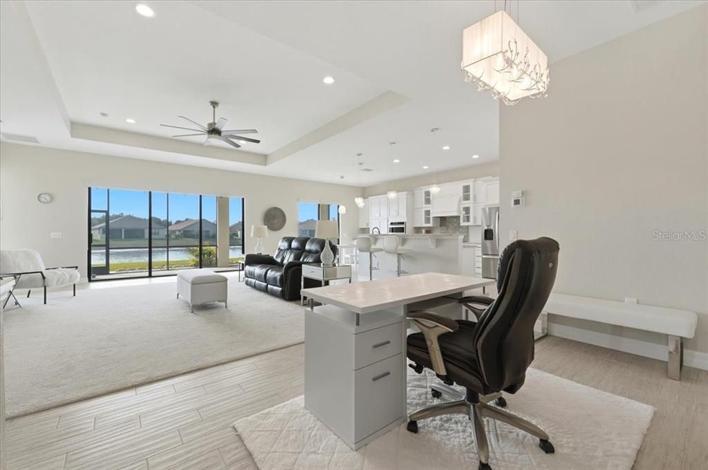 Activo con contrato: $439,000 (3 camas, 2 baños, 2045 Pies cuadrados)