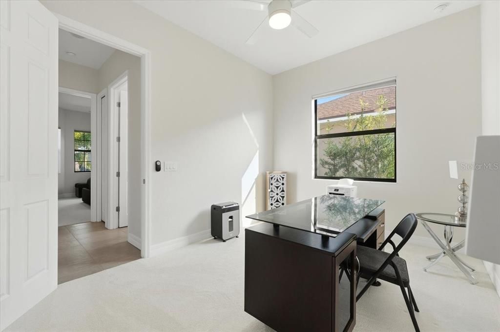 Activo con contrato: $439,000 (3 camas, 2 baños, 2045 Pies cuadrados)