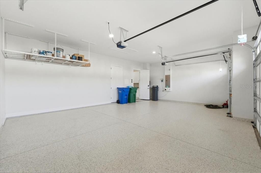 Activo con contrato: $439,000 (3 camas, 2 baños, 2045 Pies cuadrados)