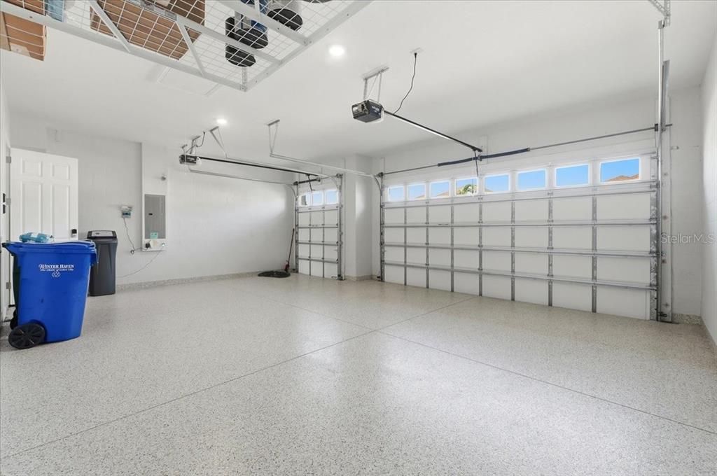 Activo con contrato: $439,000 (3 camas, 2 baños, 2045 Pies cuadrados)