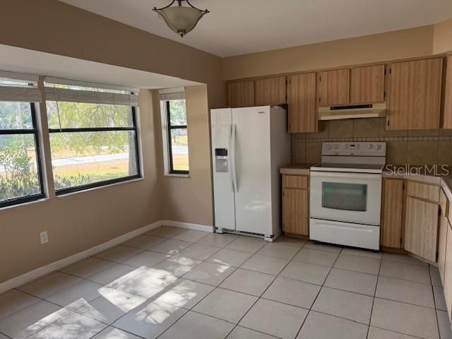 Activo con contrato: $169,500 (3 camas, 2 baños, 1333 Pies cuadrados)