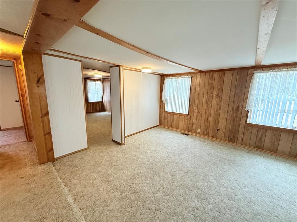 For Sale: $140,000 (3 beds, 2 baths, 784 Square Feet)