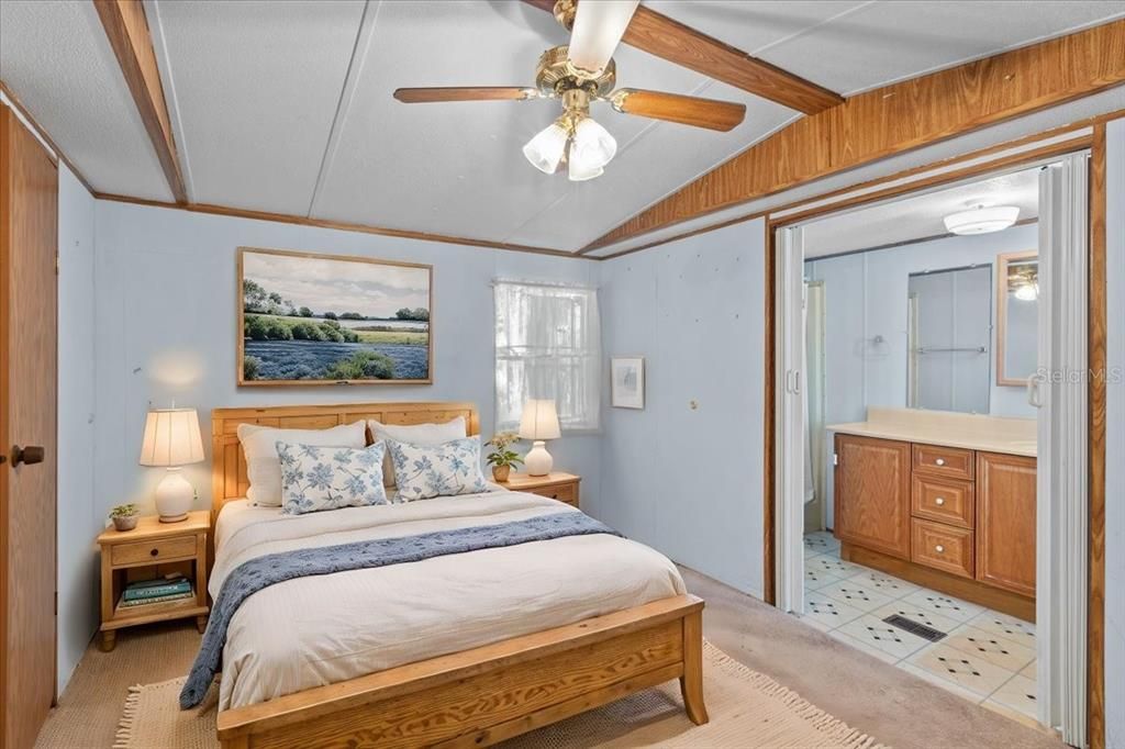 For Sale: $140,000 (3 beds, 2 baths, 784 Square Feet)