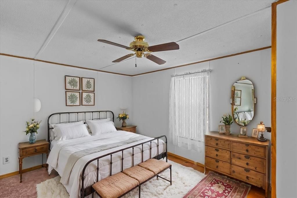 For Sale: $140,000 (3 beds, 2 baths, 784 Square Feet)