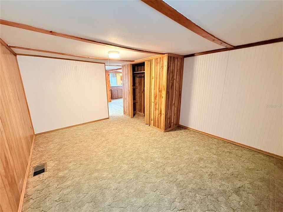 For Sale: $140,000 (3 beds, 2 baths, 784 Square Feet)