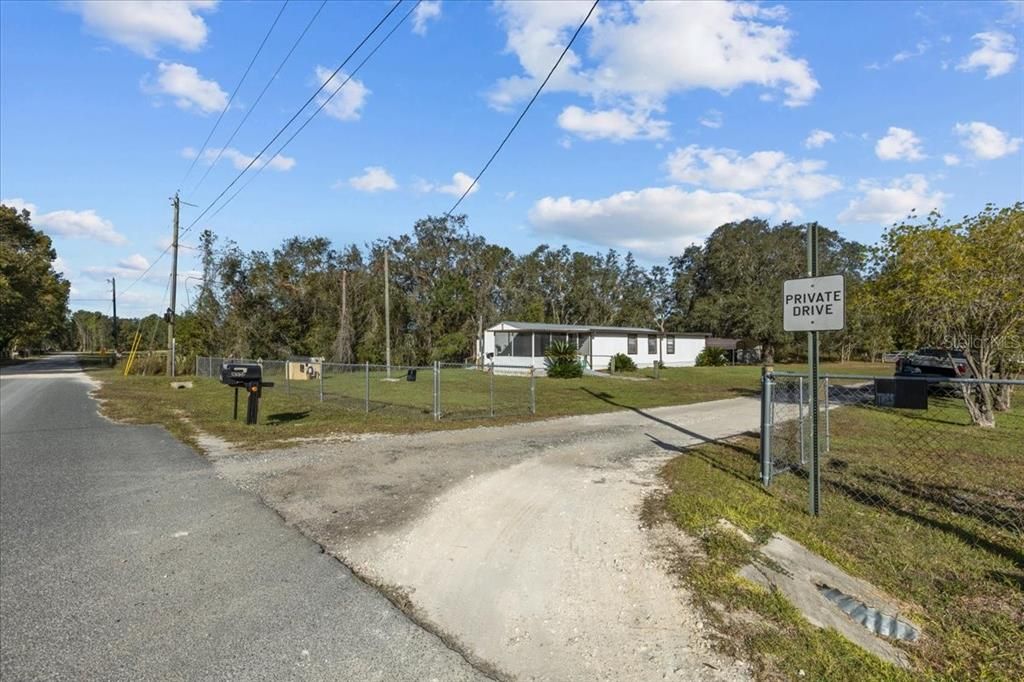 For Sale: $140,000 (3 beds, 2 baths, 784 Square Feet)