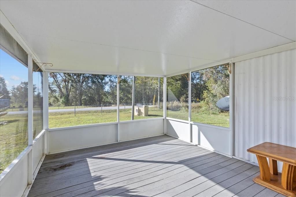 For Sale: $140,000 (3 beds, 2 baths, 784 Square Feet)