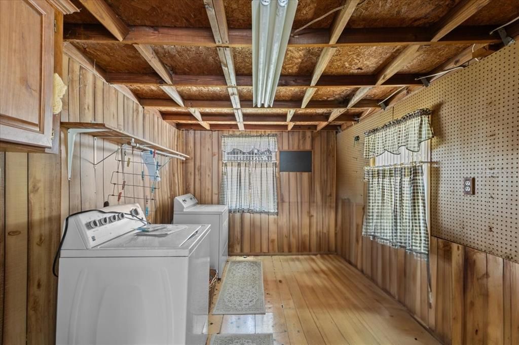 For Sale: $140,000 (3 beds, 2 baths, 784 Square Feet)