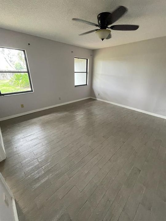 Active With Contract: $1,775 (3 beds, 2 baths, 1492 Square Feet)