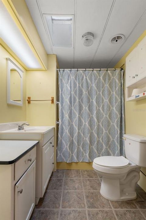 For Sale: $139,900 (2 beds, 2 baths, 1152 Square Feet)