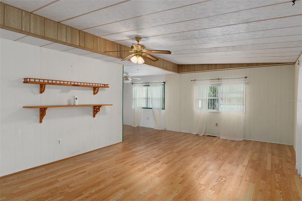 For Sale: $139,900 (2 beds, 2 baths, 1152 Square Feet)