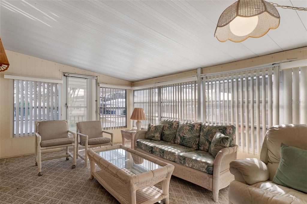 For Sale: $139,900 (2 beds, 2 baths, 1152 Square Feet)