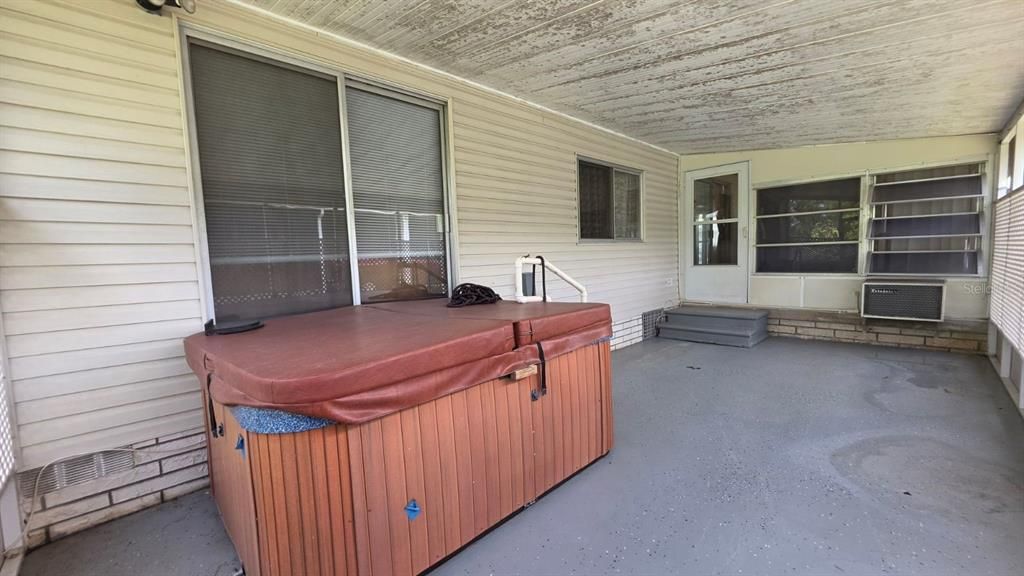 For Sale: $139,900 (2 beds, 2 baths, 1152 Square Feet)