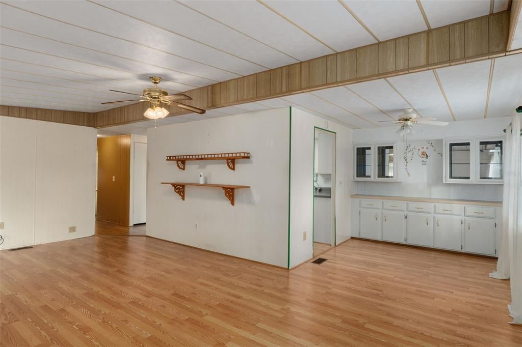 For Sale: $139,900 (2 beds, 2 baths, 1152 Square Feet)