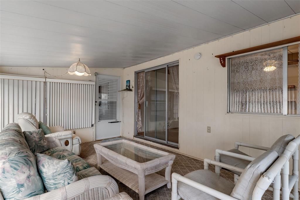 For Sale: $139,900 (2 beds, 2 baths, 1152 Square Feet)