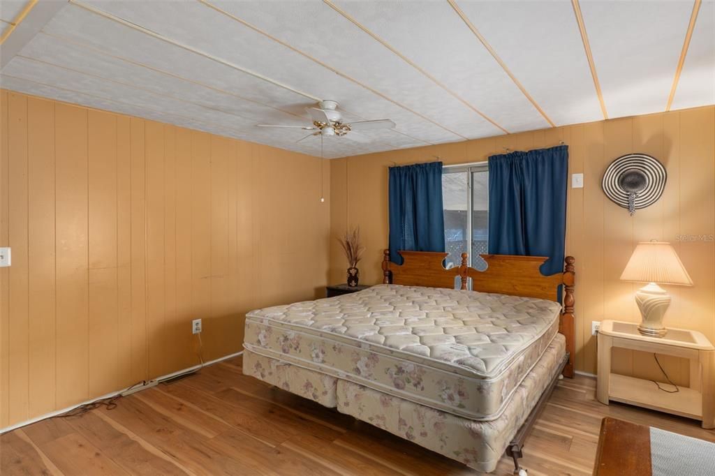 For Sale: $139,900 (2 beds, 2 baths, 1152 Square Feet)