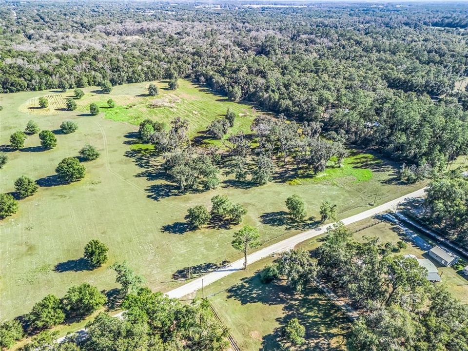 待售: $1,600,000 (20.60 acres)