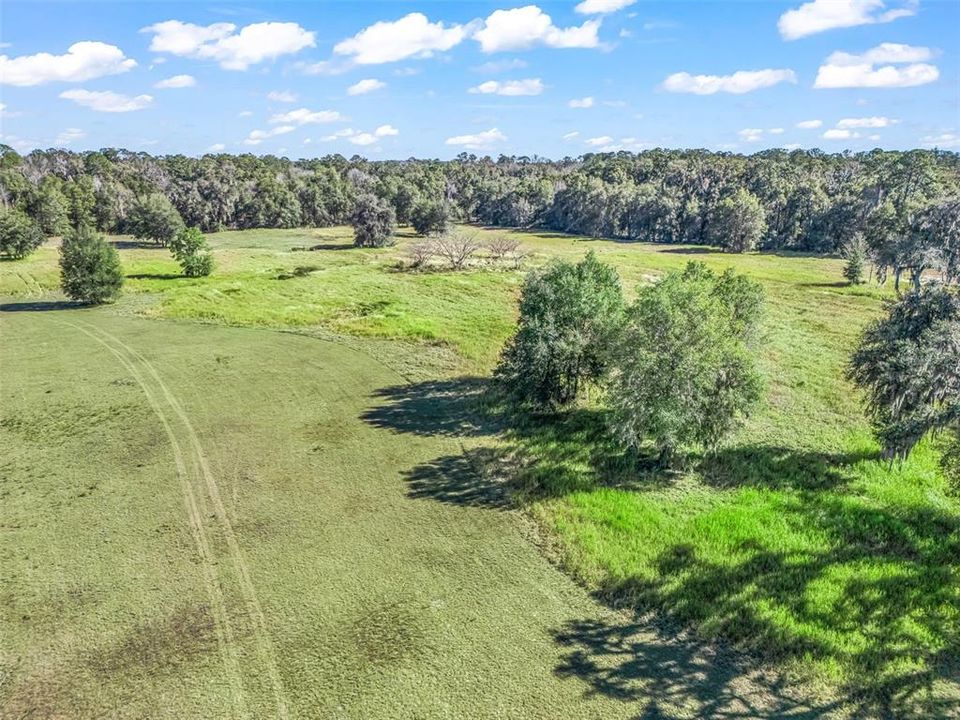 待售: $1,600,000 (20.60 acres)