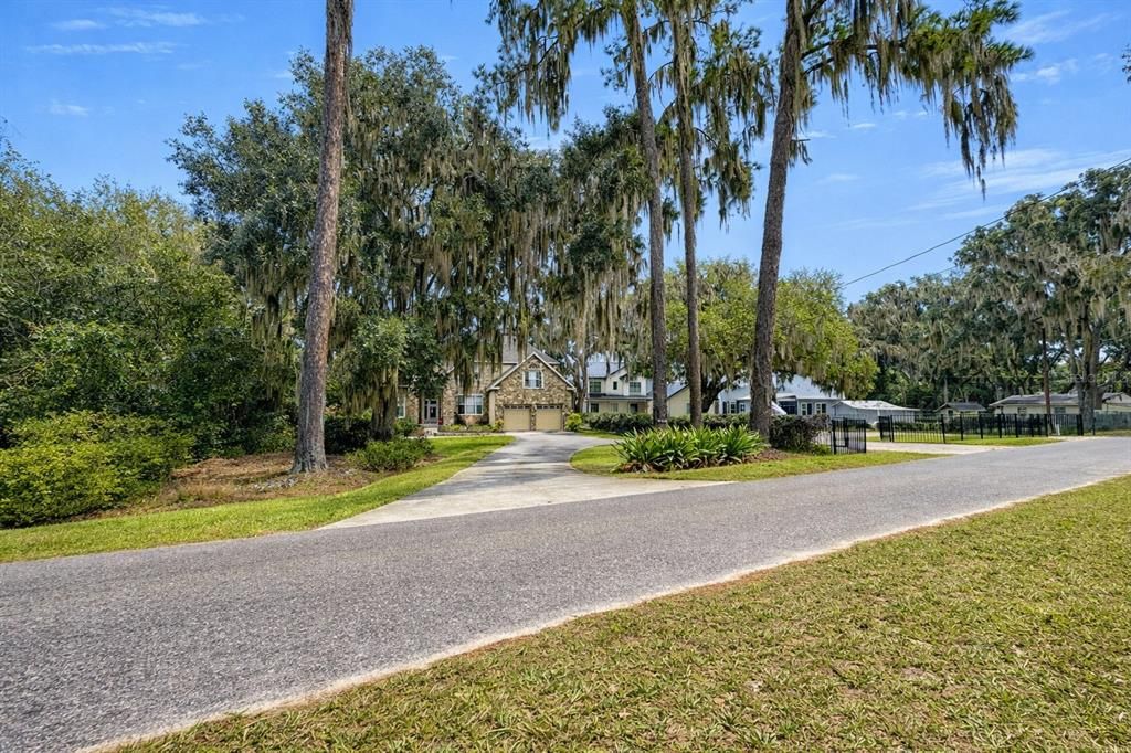 待售: $89,000 (1.10 acres)