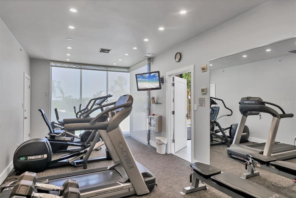 Active With Contract: $1,090,000 (2 beds, 2 baths, 1372 Square Feet)