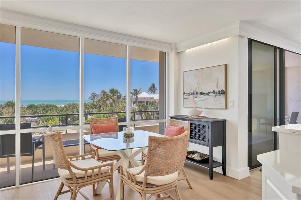 Active With Contract: $1,090,000 (2 beds, 2 baths, 1372 Square Feet)