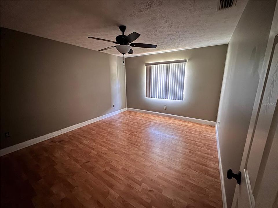 На продажу: $289,900 (2 спален, 2 ванн, 1627 Квадратных фут)