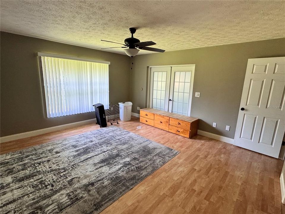 На продажу: $289,900 (2 спален, 2 ванн, 1627 Квадратных фут)