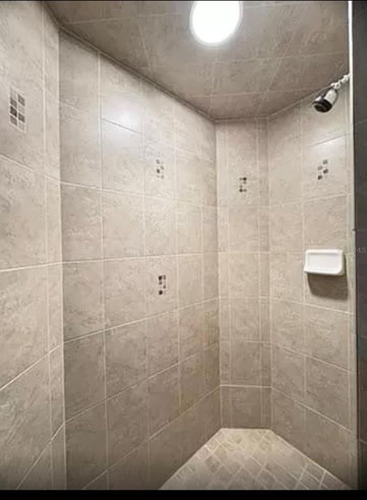 На продажу: $149,999 (2 спален, 2 ванн, 992 Квадратных фут)