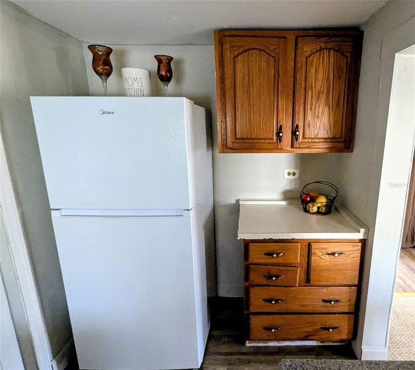 На продажу: $84,900 (2 спален, 1 ванн, 797 Квадратных фут)