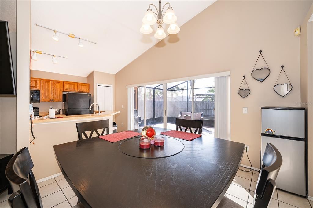 Active With Contract: $350,000 (3 beds, 2 baths, 1206 Square Feet)