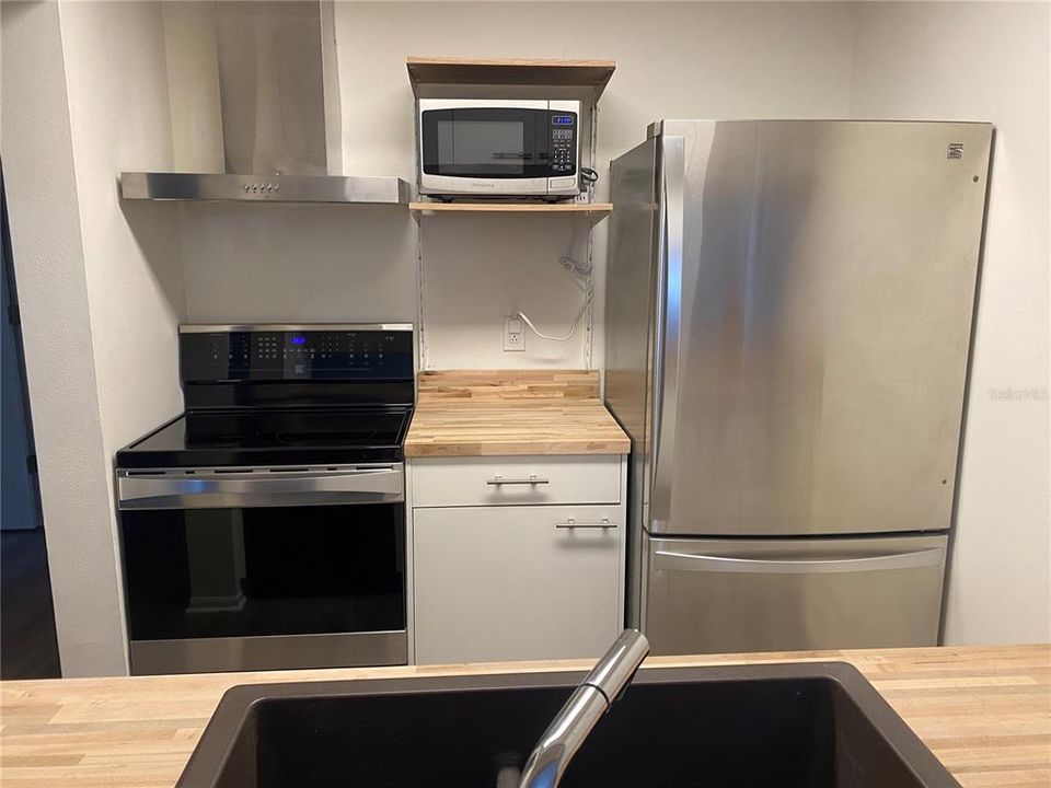 Под контрактом: $125,000 (2 спален, 2 ванн, 912 Квадратных фут)