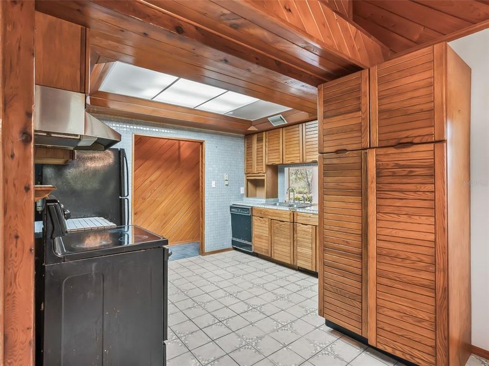 En Venta: $399,900 (2 camas, 2 baños, 1371 Pies cuadrados)