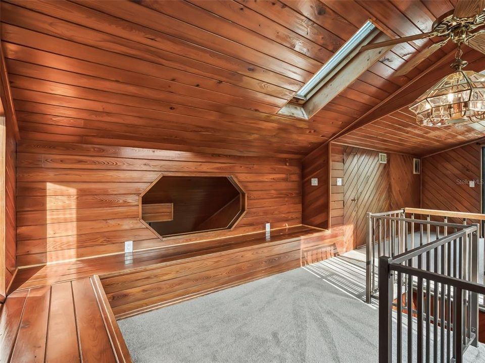 En Venta: $399,900 (2 camas, 2 baños, 1371 Pies cuadrados)