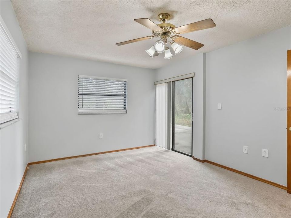 En Venta: $399,900 (2 camas, 2 baños, 1371 Pies cuadrados)