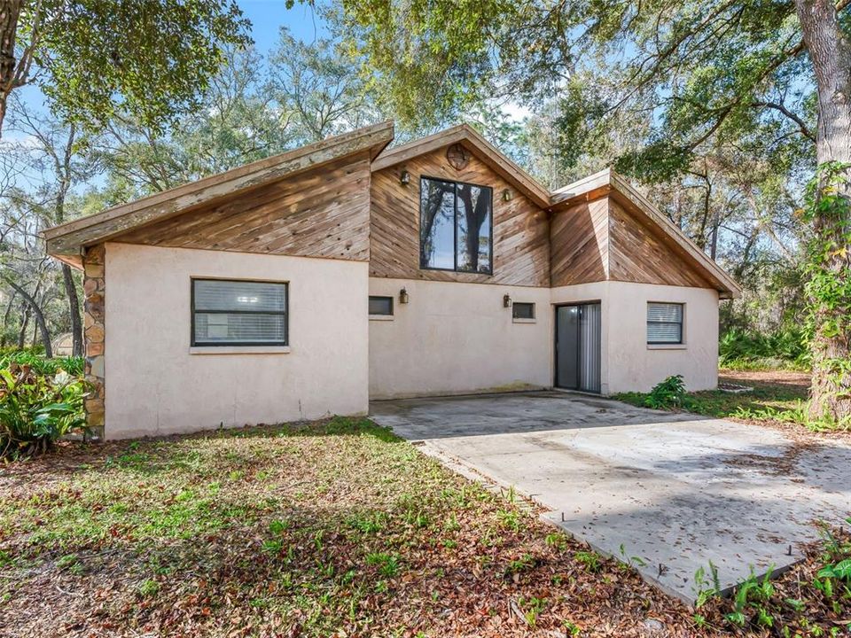 En Venta: $399,900 (2 camas, 2 baños, 1371 Pies cuadrados)